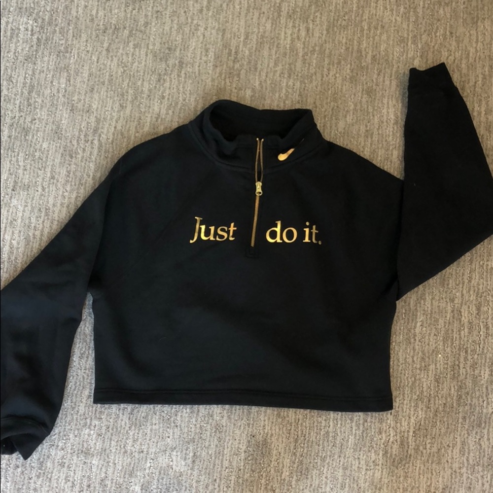 Nike crop sweatshirt gold details